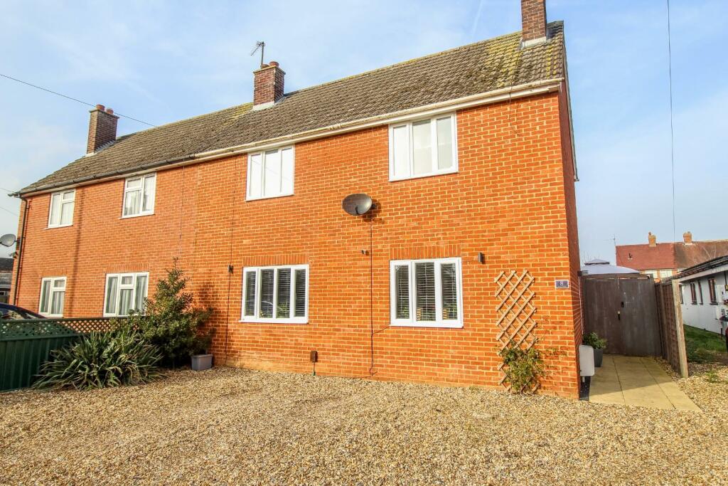 3 bedroom semidetached house for sale in Dale Way, Sawston, Cambridge, CB22