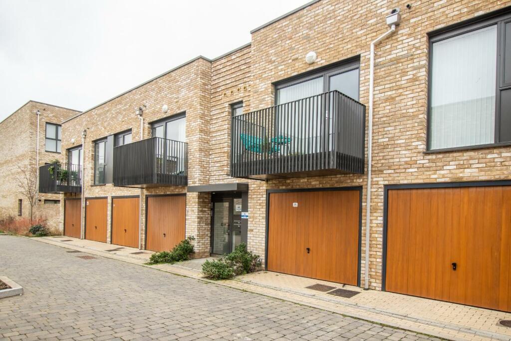 Studio flat for sale in Stacey Road, Trumpington, Cambridge, CB2