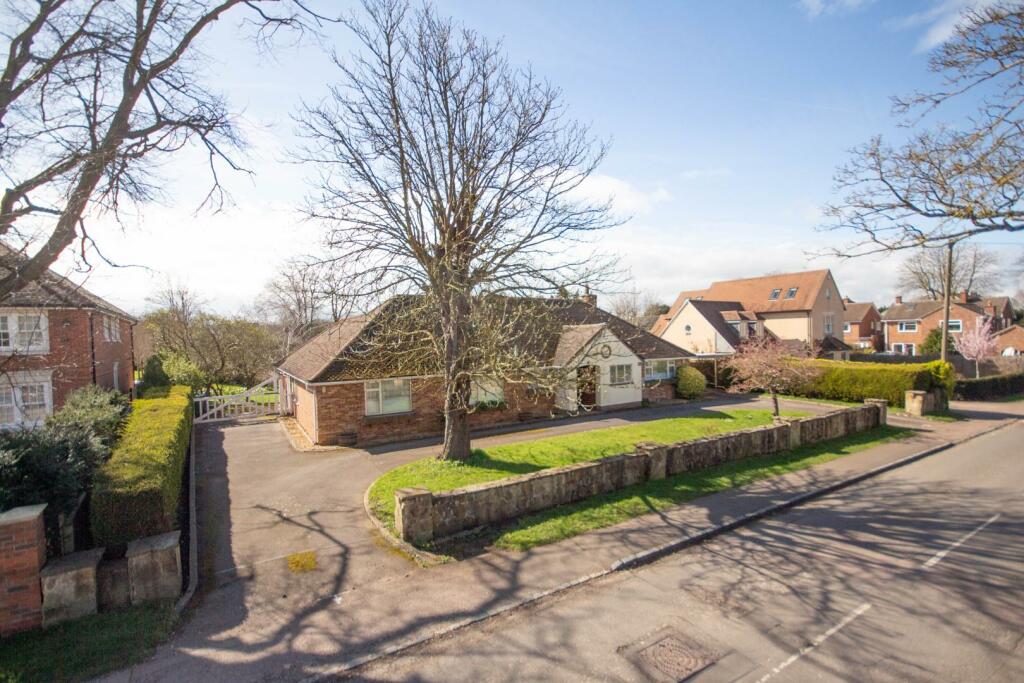 4 bedroom detached bungalow for sale in Mingle Lane, Great Shelford