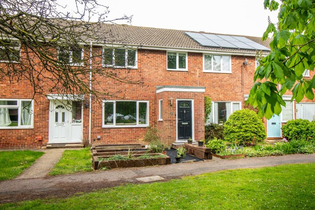 3 bedroom terraced house for sale in Jopling Way, Hauxton, Cambridge, CB22