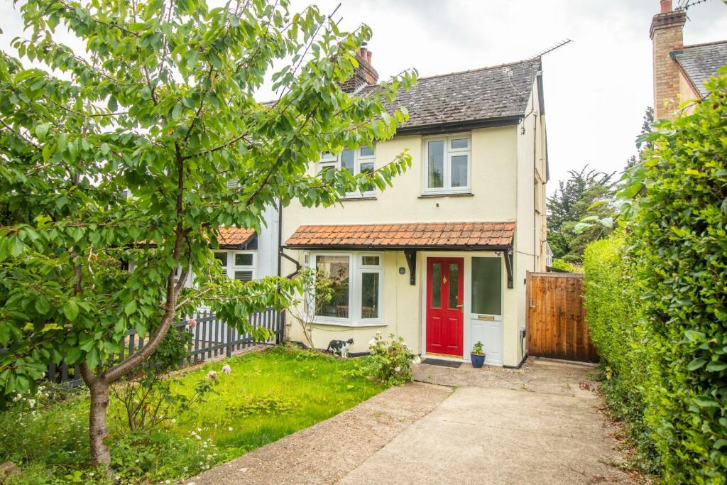 3 bedroom semidetached house for sale in Royston Road, Whittlesford, Cambridge, CB22