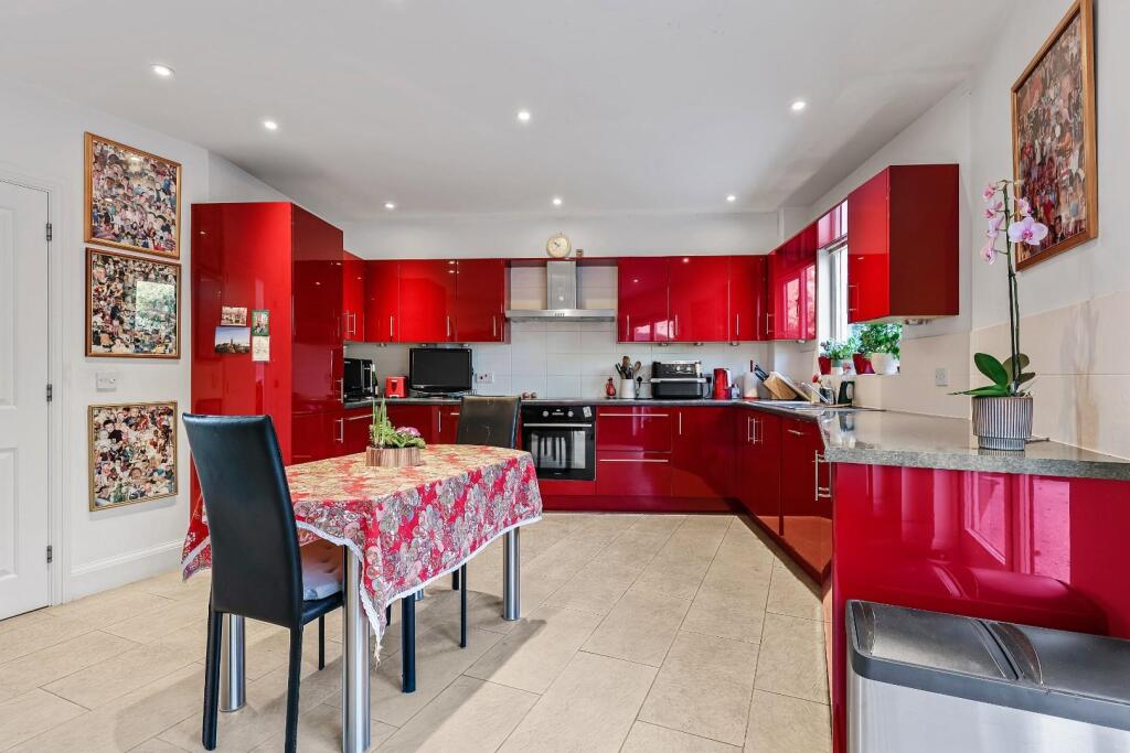 Additional property image - Spinney Drive, Great Shelford