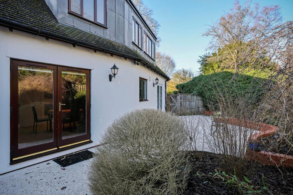 Additional property image - Spinney Drive, Great Shelford