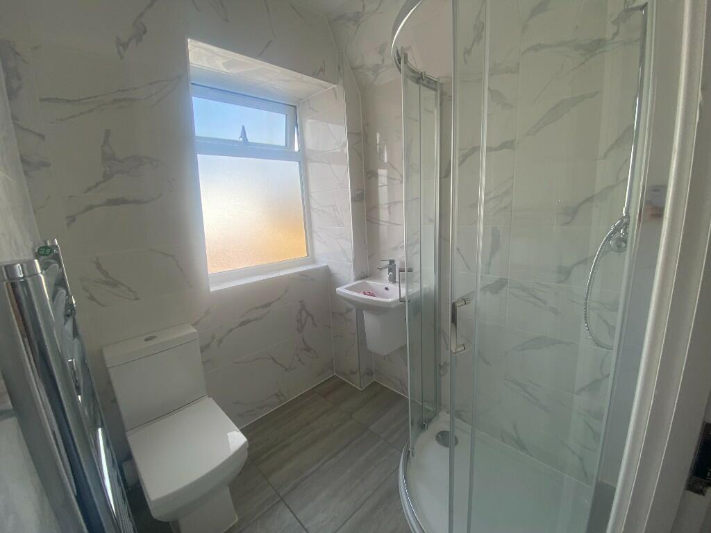 Flat to rent on Devonshire Road, Bexleyheath, Kent, DA6