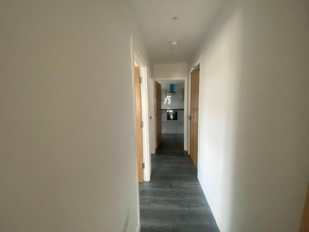 Flat to rent on Devonshire Road, Bexleyheath, Kent, DA6