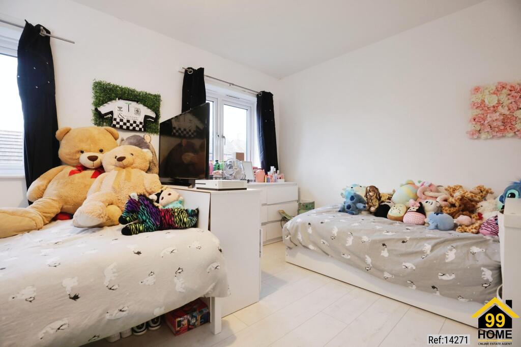 Additional property image - Majestic Way, Warwickshire, CV33