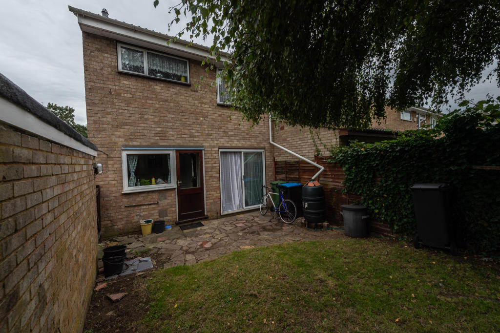 3 bedroom semidetached house for sale in Chalfont Close Woodhall Farm