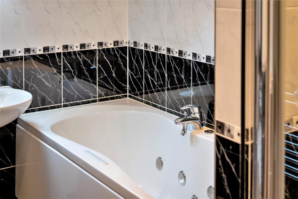 Additional property image - Winchester Road, Frinton-On-Sea