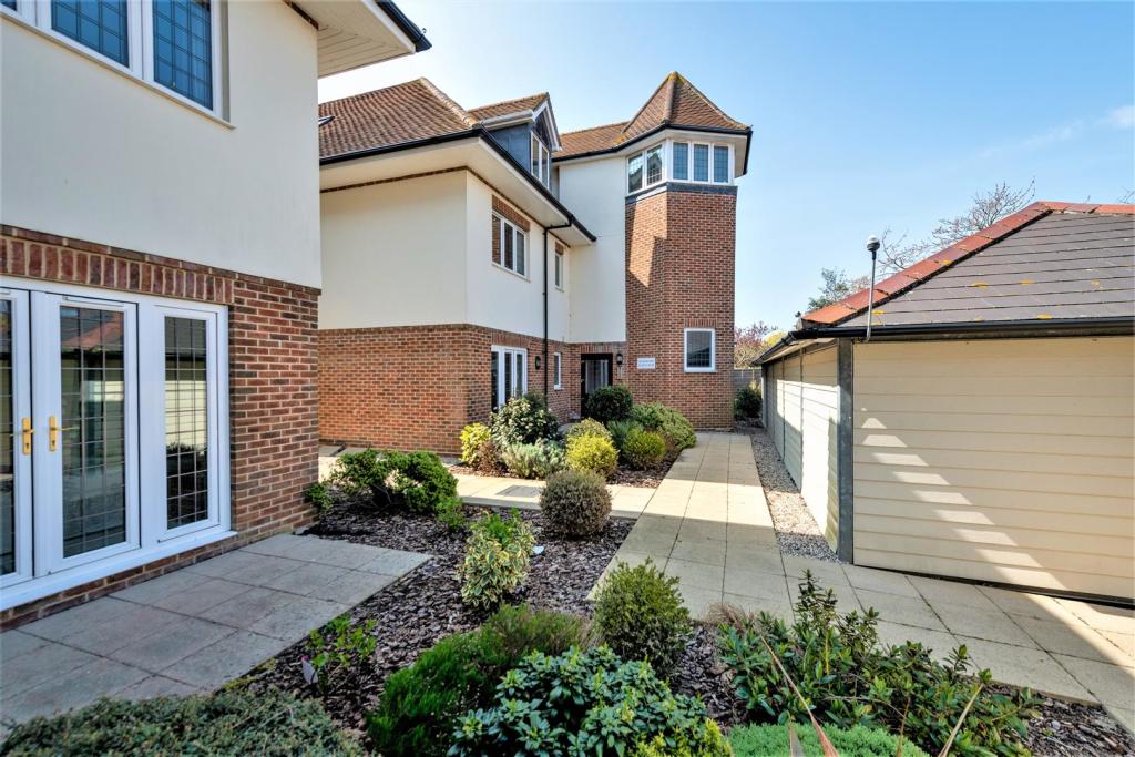 Additional property image - Winchester Road, Frinton-On-Sea