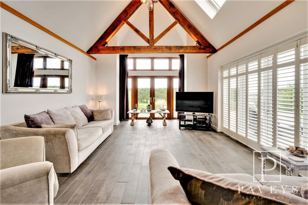 Additional property image - Little Clacton Road, Great Holland, Frinton-On-Sea