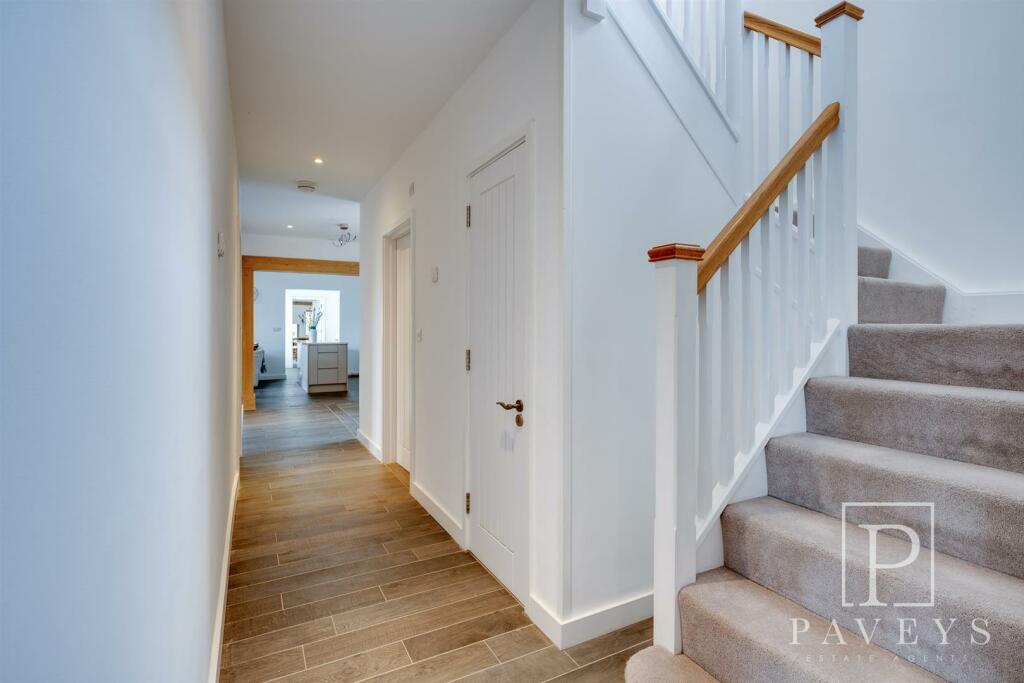 Additional property image - Little Clacton Road, Great Holland, Frinton-On-Sea
