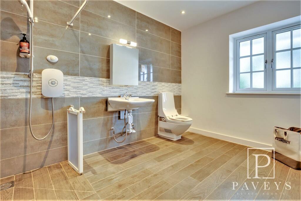 Additional property image - Little Clacton Road, Great Holland, Frinton-On-Sea