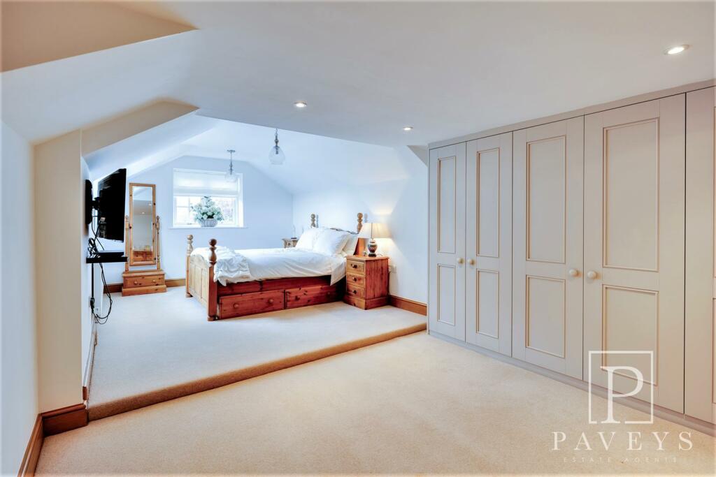 Additional property image - Little Clacton Road, Great Holland, Frinton-On-Sea