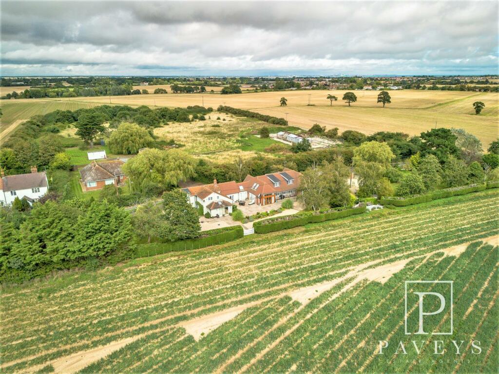 Additional property image - Little Clacton Road, Great Holland, Frinton-On-Sea