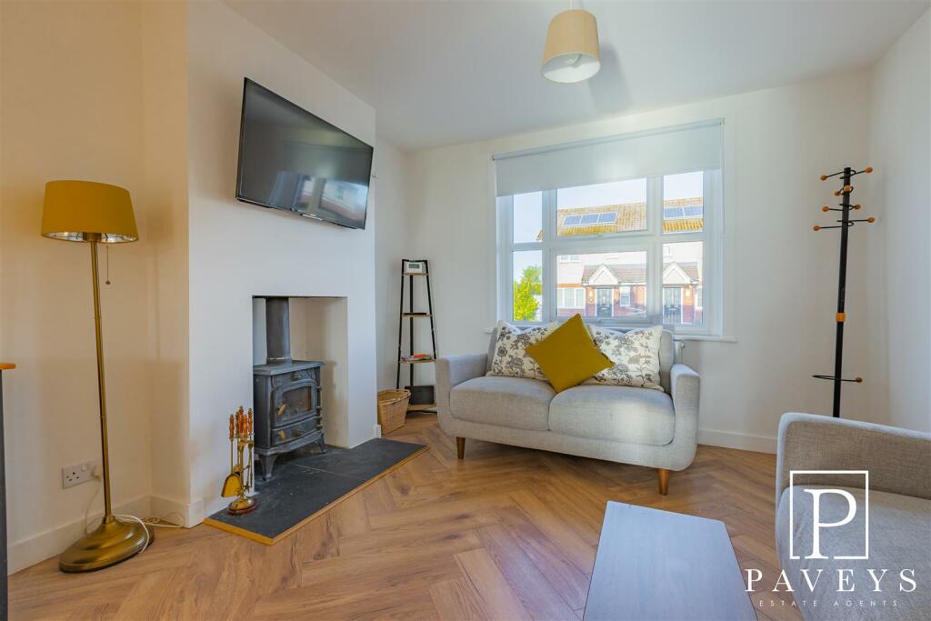 Additional property image - Pole Barn Lane, Frinton-On-Sea