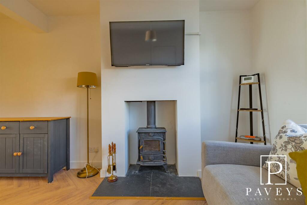 Additional property image - Pole Barn Lane, Frinton-On-Sea