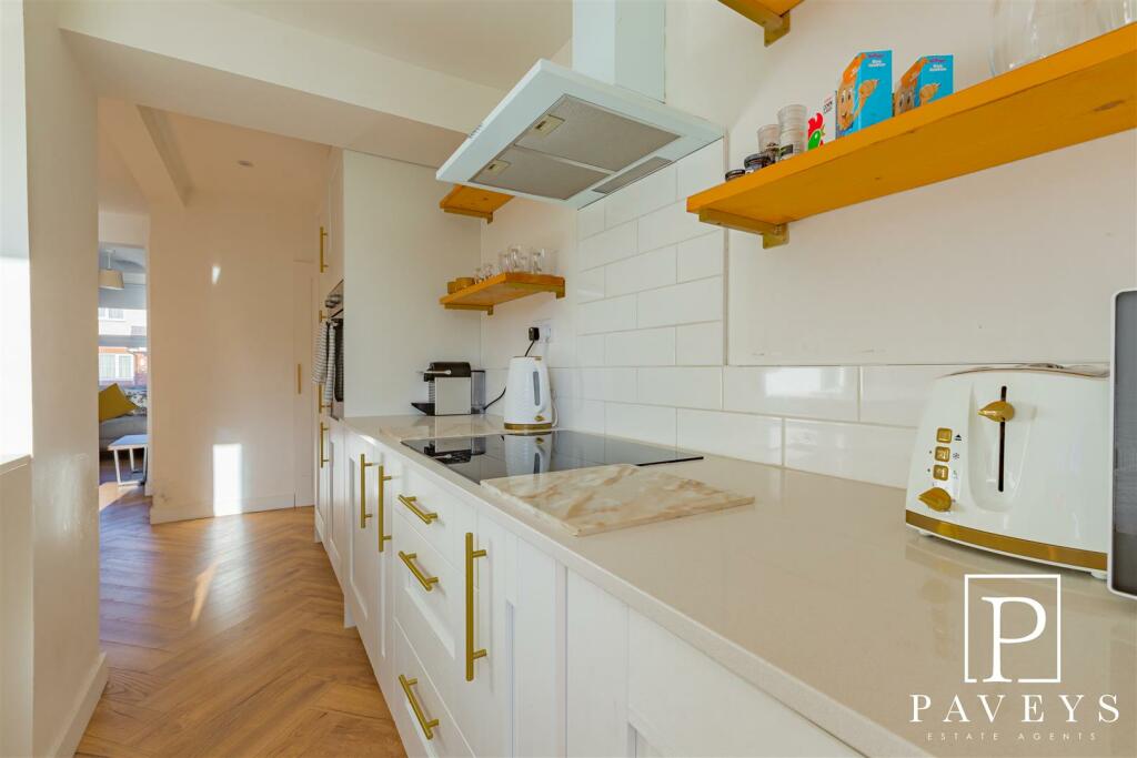 Additional property image - Pole Barn Lane, Frinton-On-Sea