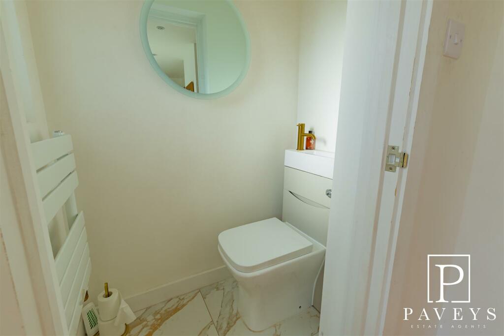 Additional property image - Pole Barn Lane, Frinton-On-Sea