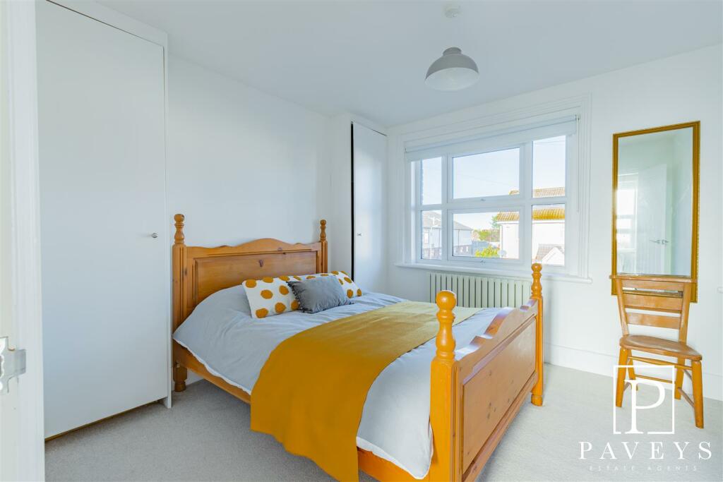 Additional property image - Pole Barn Lane, Frinton-On-Sea