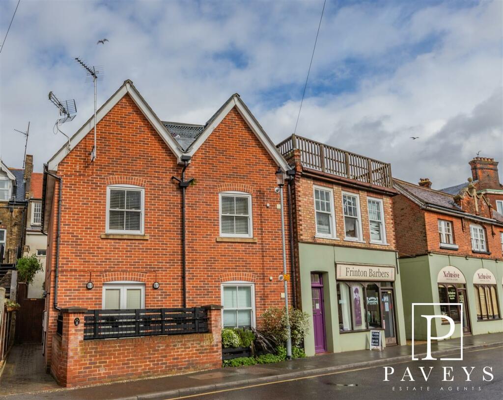 2 bedroom apartment for sale in Old Road, FrintonOnSea, CO13