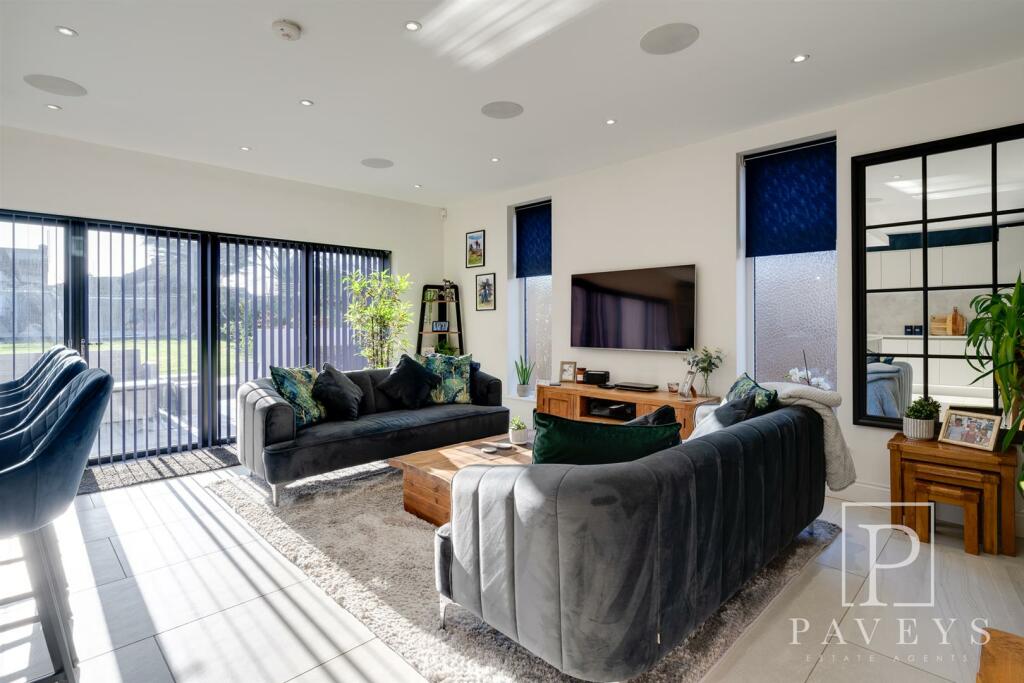 Additional property image - Holland Road, Clacton-On-Sea