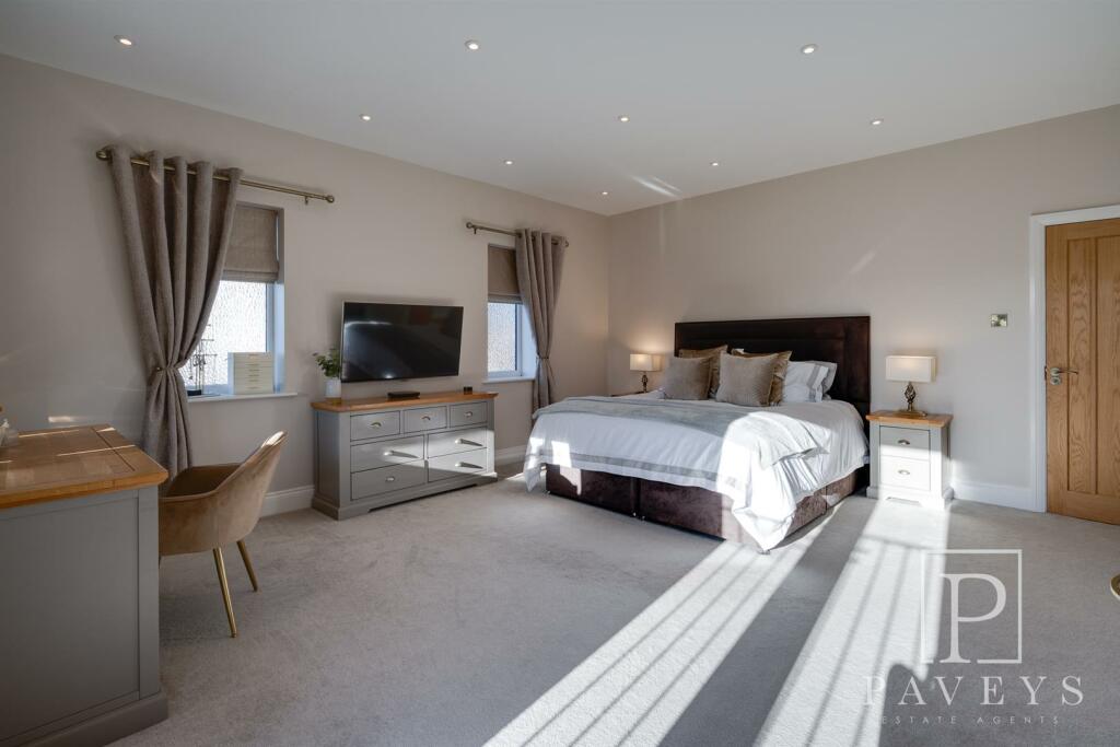 Additional property image - Holland Road, Clacton-On-Sea