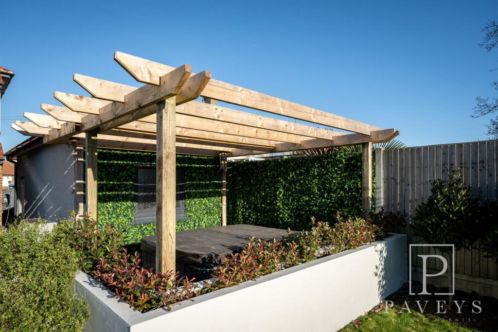 Additional property image - Holland Road, Clacton-On-Sea