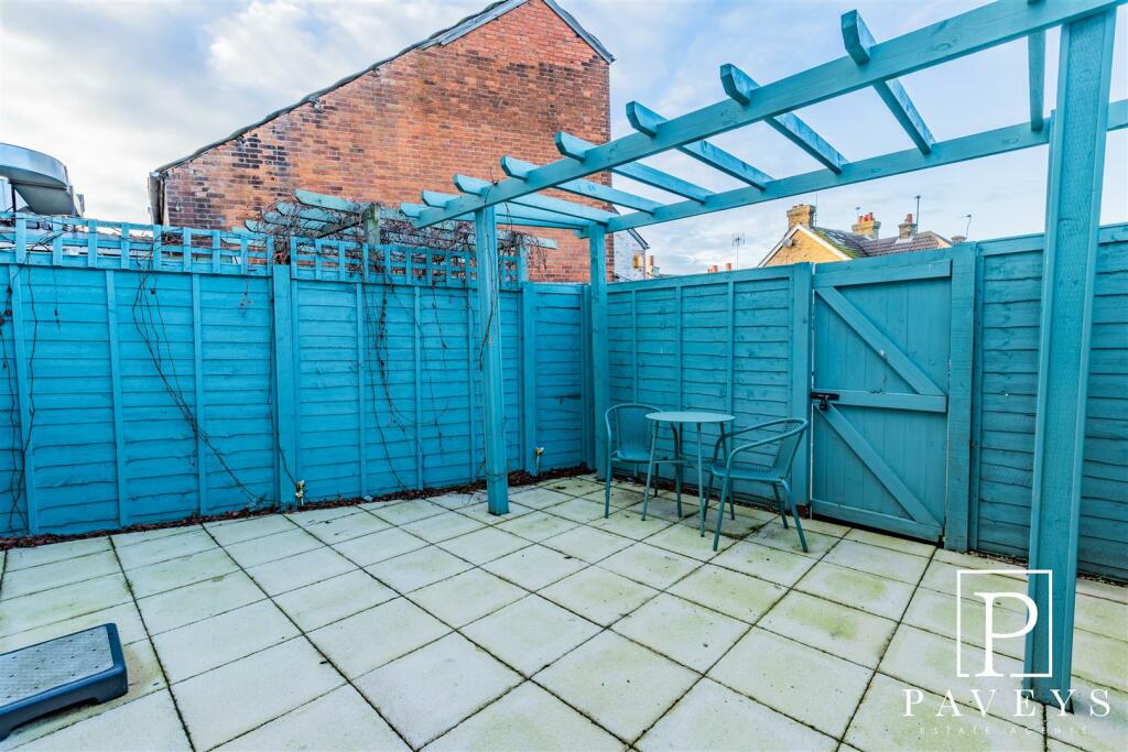 Additional property image - High Street, Walton On The Naze
