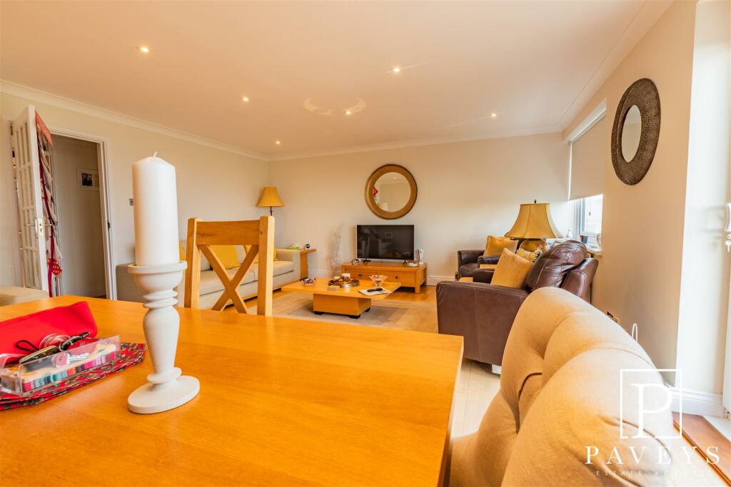 Additional property image - Marine Court The Esplanade, Frinton-On-Sea