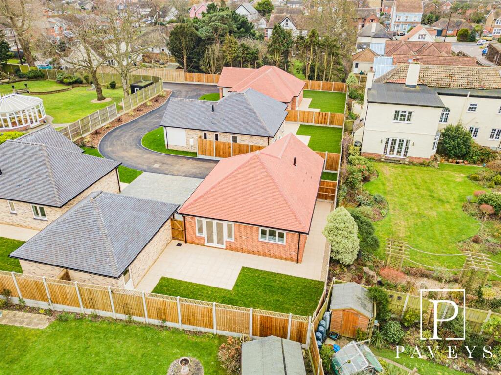 Additional property image - Turpins Lane, Kirby Cross, Frinton-On-Sea