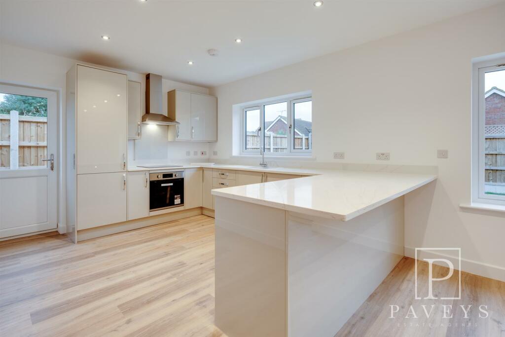 Additional property image - Turpins Lane, Kirby Cross, Frinton-On-Sea