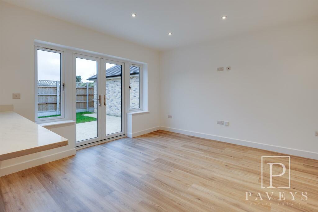 Additional property image - Turpins Lane, Kirby Cross, Frinton-On-Sea