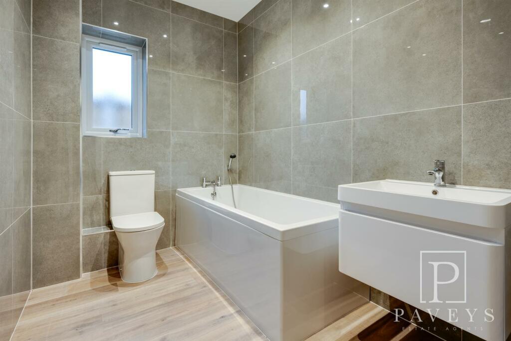 Additional property image - Turpins Lane, Kirby Cross, Frinton-On-Sea
