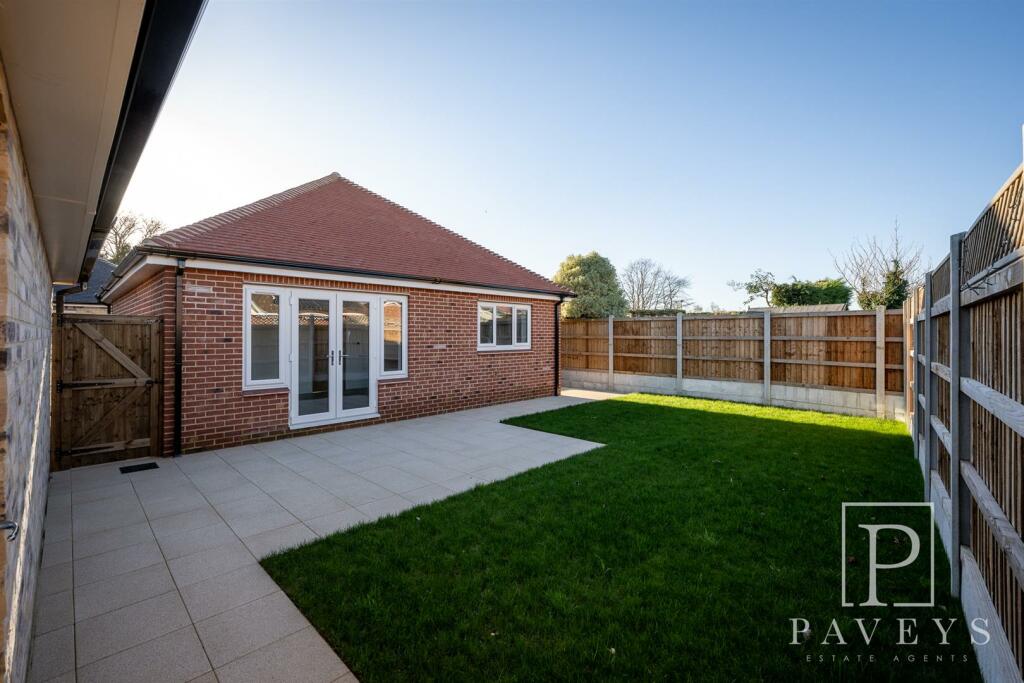 Additional property image - Turpins Lane, Kirby Cross, Frinton-On-Sea
