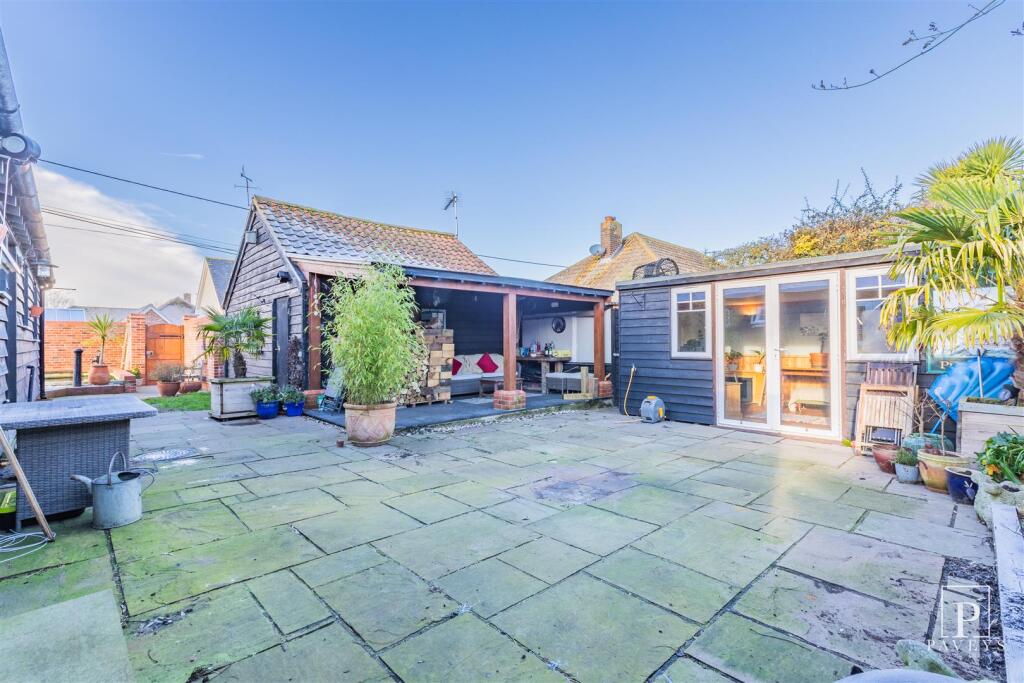 Additional property image - Walton Road, Kirby-Le-Soken, Frinton-On-Sea