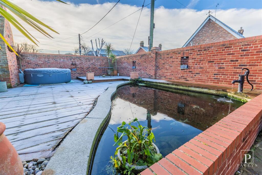 Additional property image - Walton Road, Kirby-Le-Soken, Frinton-On-Sea