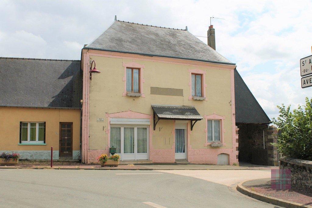 5 Bedroom Town House For Sale In Saint-germain-de-coulamer, 53700, France