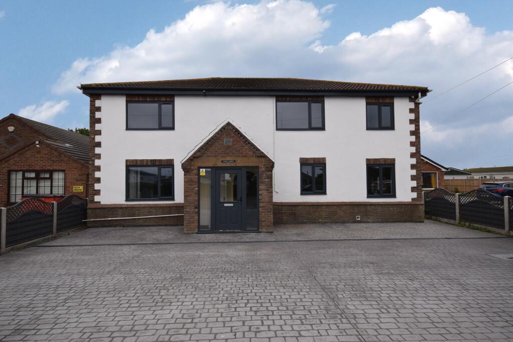 5 bedroom detached house for sale in Sea Lane, Ingoldmells, PE25