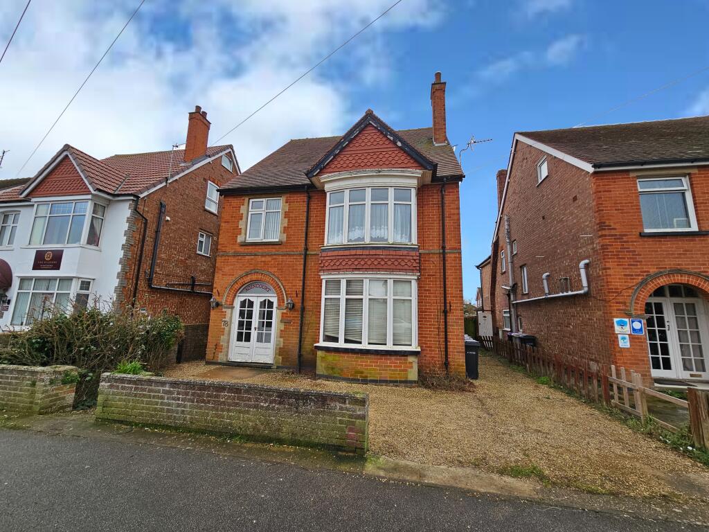 6 bedroom detached house for sale in Sandbeck Avenue, Skegness, PE25