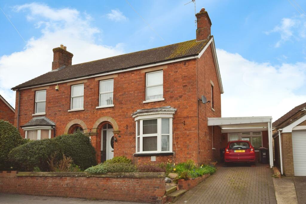 3 bedroom semidetached house for sale in Halton Road, Spilsby, PE23