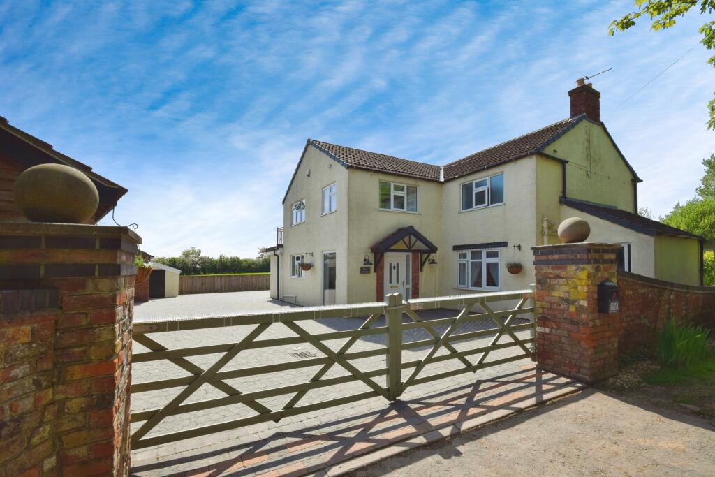 4 bedroom detached house for sale in Welton Lane, Orby, PE23