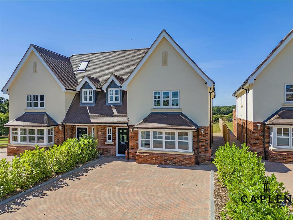 Main image of property: Chatsworth Mews, Stapleford Road, Stapleford Abbotts