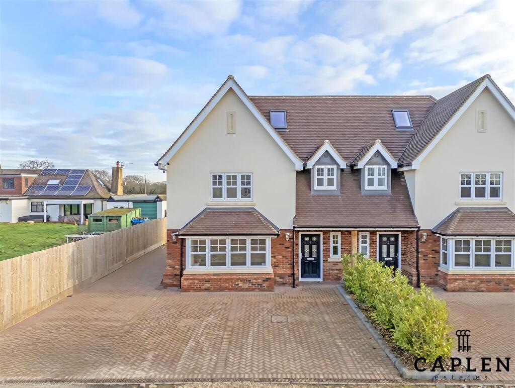 Main image of property: Chatsworth Mews, Stapleford Road, Stapleford Abbotts