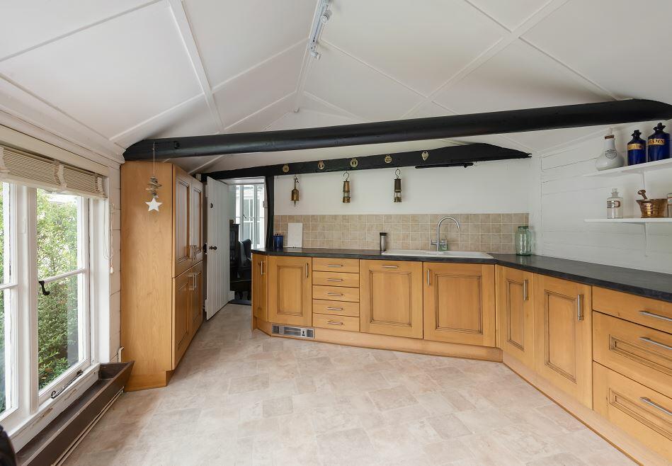 Additional property image - 115-117 High Street, Whitstable