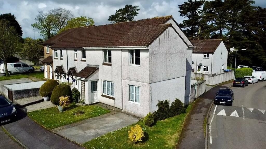 4 bedroom end of terrace house for sale in Little Oaks, Penryn, TR10