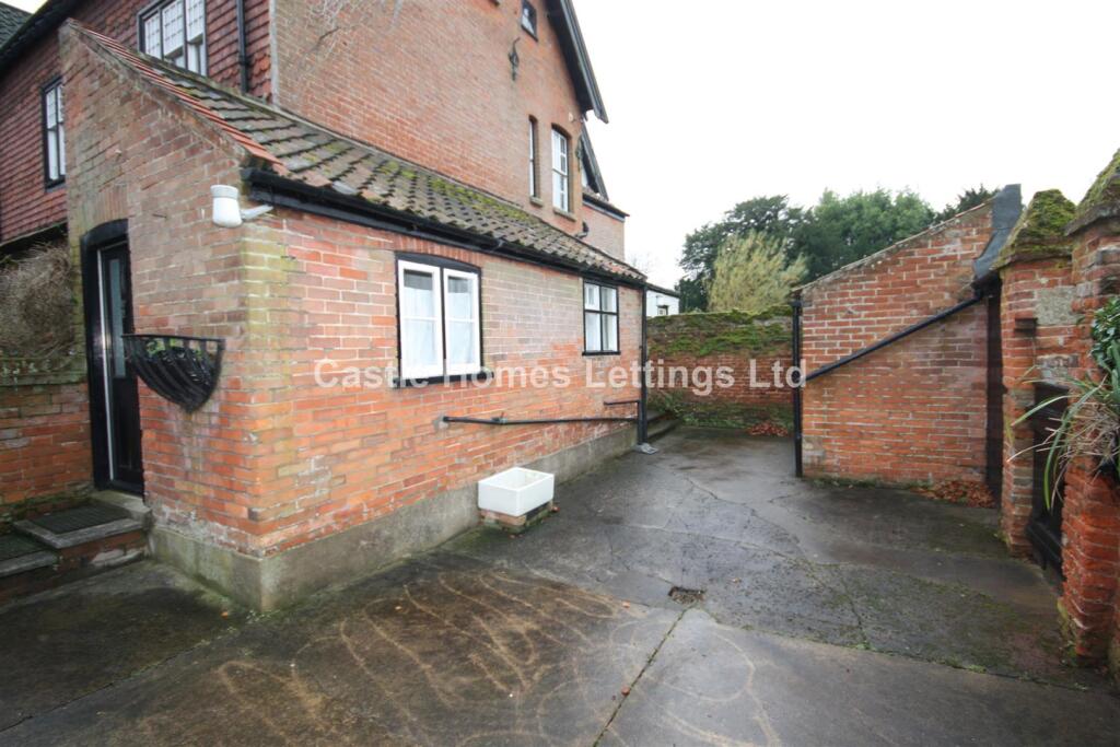 Main image of property: Manor House, Oulton