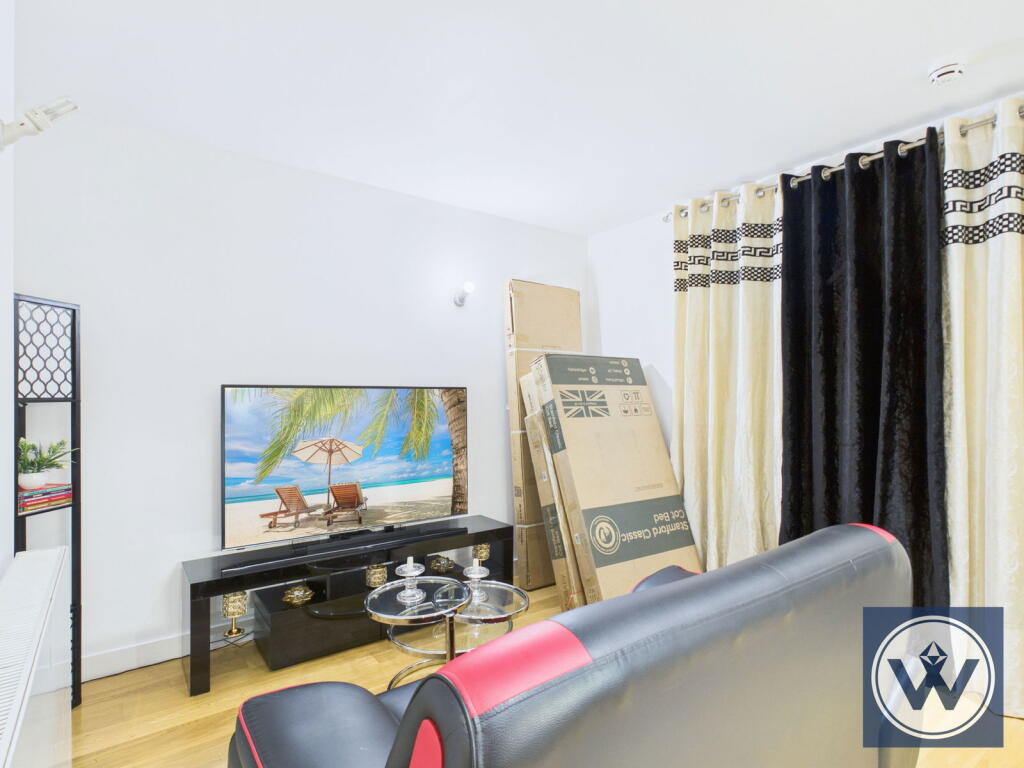 Main image of property: Vantage Building, Station Approach, Hayes, UB3 4BQ