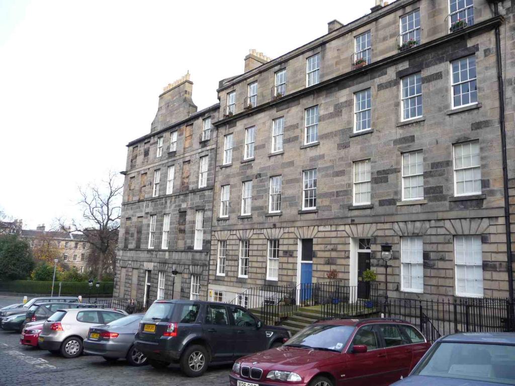 Main image of property: 27 Nelson Street
