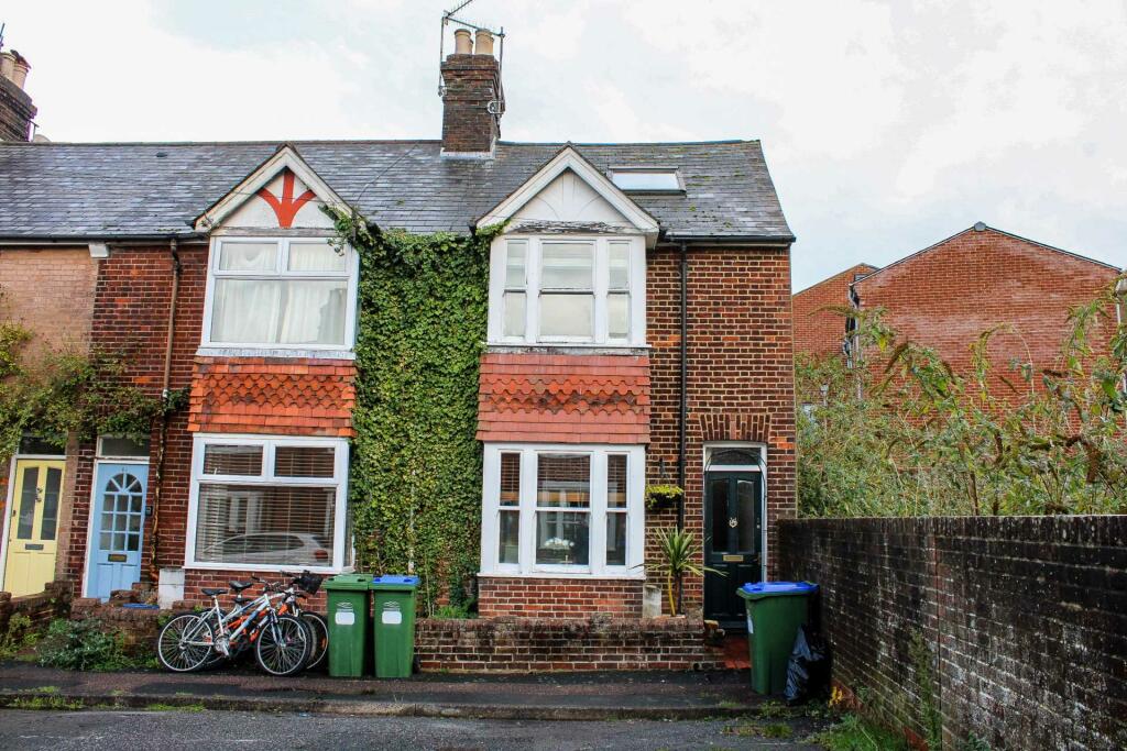 3 bedroom end of terrace house for sale in Morris Road, Lewes, BN7