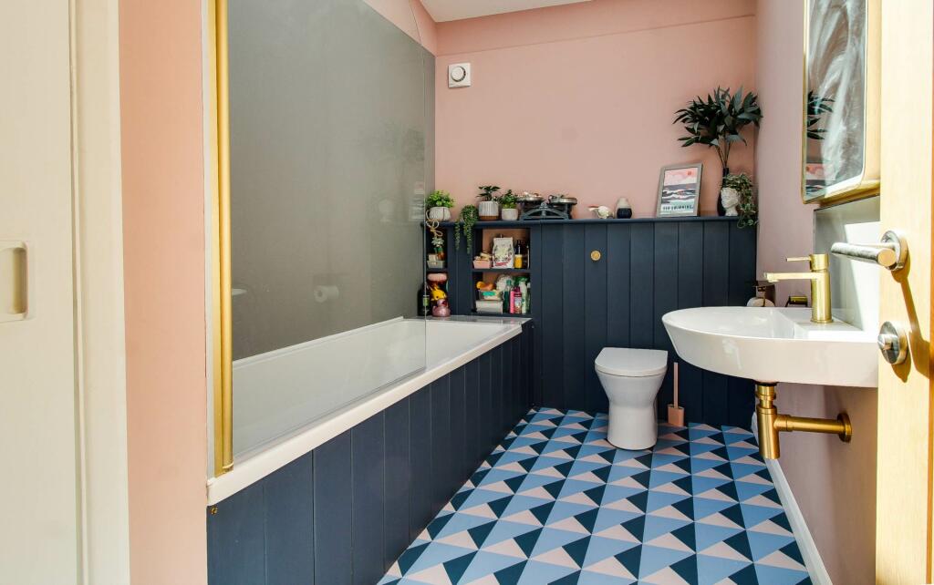 Additional property image - Gundreda Road, East Sussex